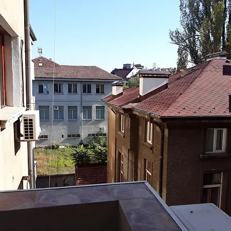 Two Bedrooms Top Center Next To Parking *