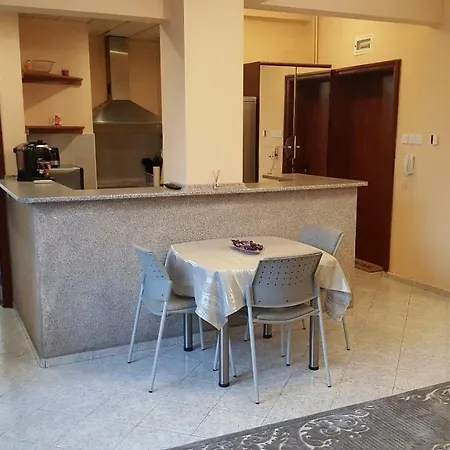Two Bedrooms Top Center Next To Parking Apartment