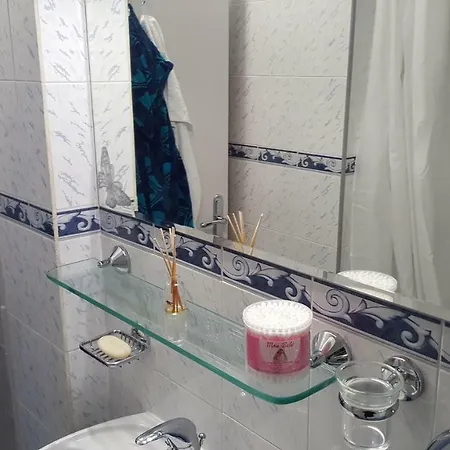 Two Bedrooms Top Center Next To Parking * Sofia