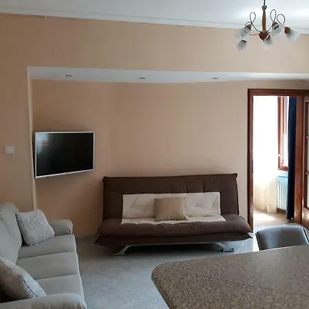 Two Bedrooms Top Center Next To Parking *
